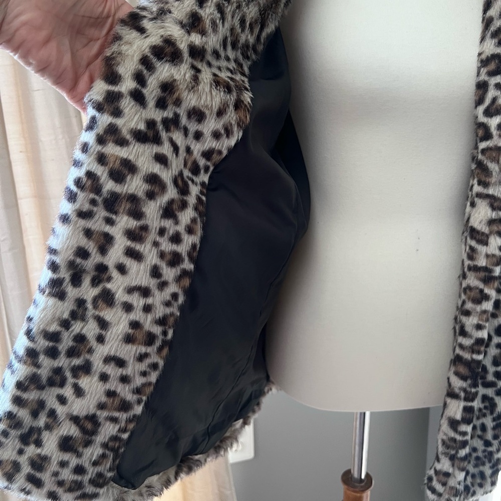 Banana Republic Factory leopard print faux fur Jacket - Picture 7 of 9